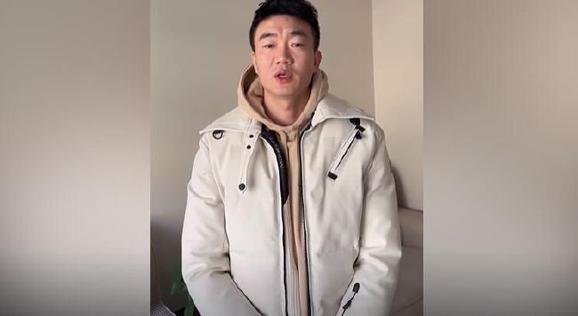 TA：德布劳内改变饮食和运动习惯，以确保长时间养伤不会影响他TheAthletic撰文谈到了德布劳内的话题，该文表示德布劳内改变饮食和运动习惯，以确保长时间养伤不会影响他。